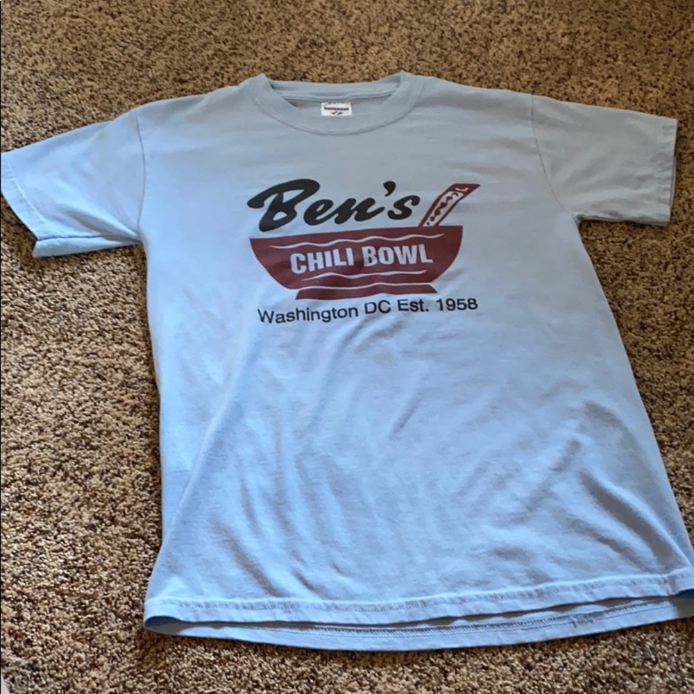 S/M Light Blue Graphic Tshirt
